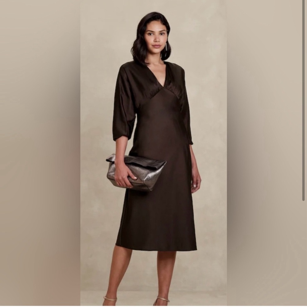 NWT!! ⭐️ Banana Republic Bloussant-Sleeve Midi Dress in Costa Coffee